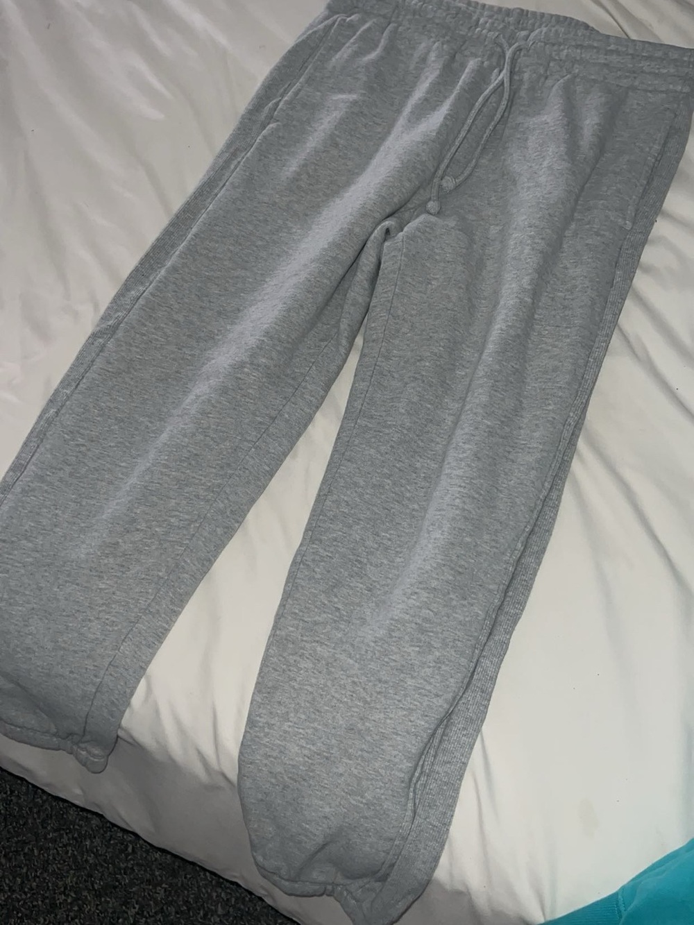 Aritzia Light Gray Drawstring Joggers